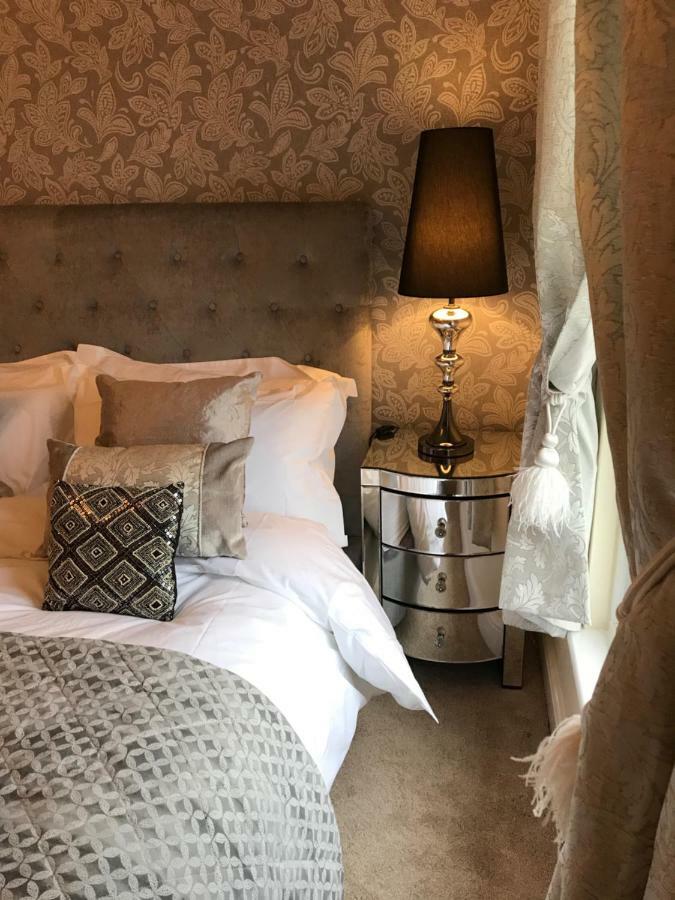 Millwalk Apartment ويتني المظهر الخارجي الصورة