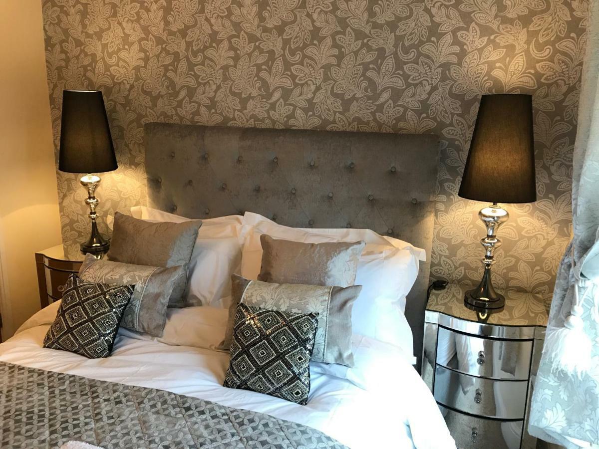 Millwalk Apartment ويتني المظهر الخارجي الصورة